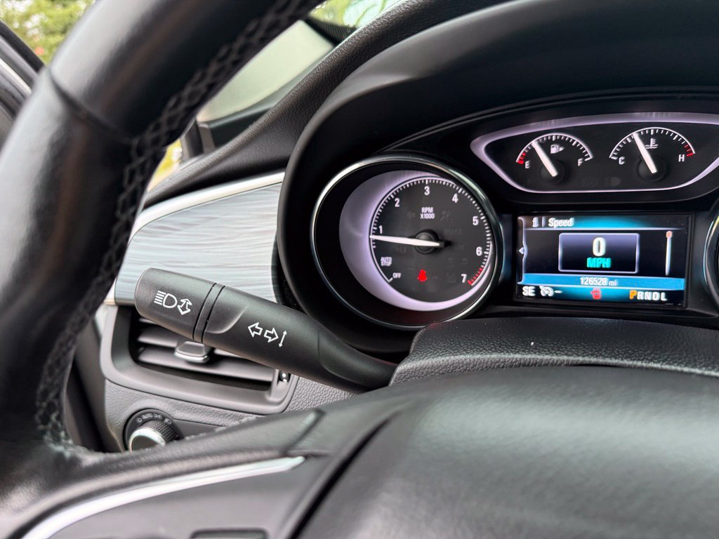 Used 2019 Buick Envision Essence FWD image 34