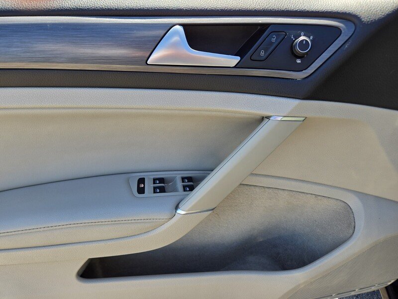 Used 2019 Volkswagen Golf SE w/ Driver Assistance Package FWD image 17