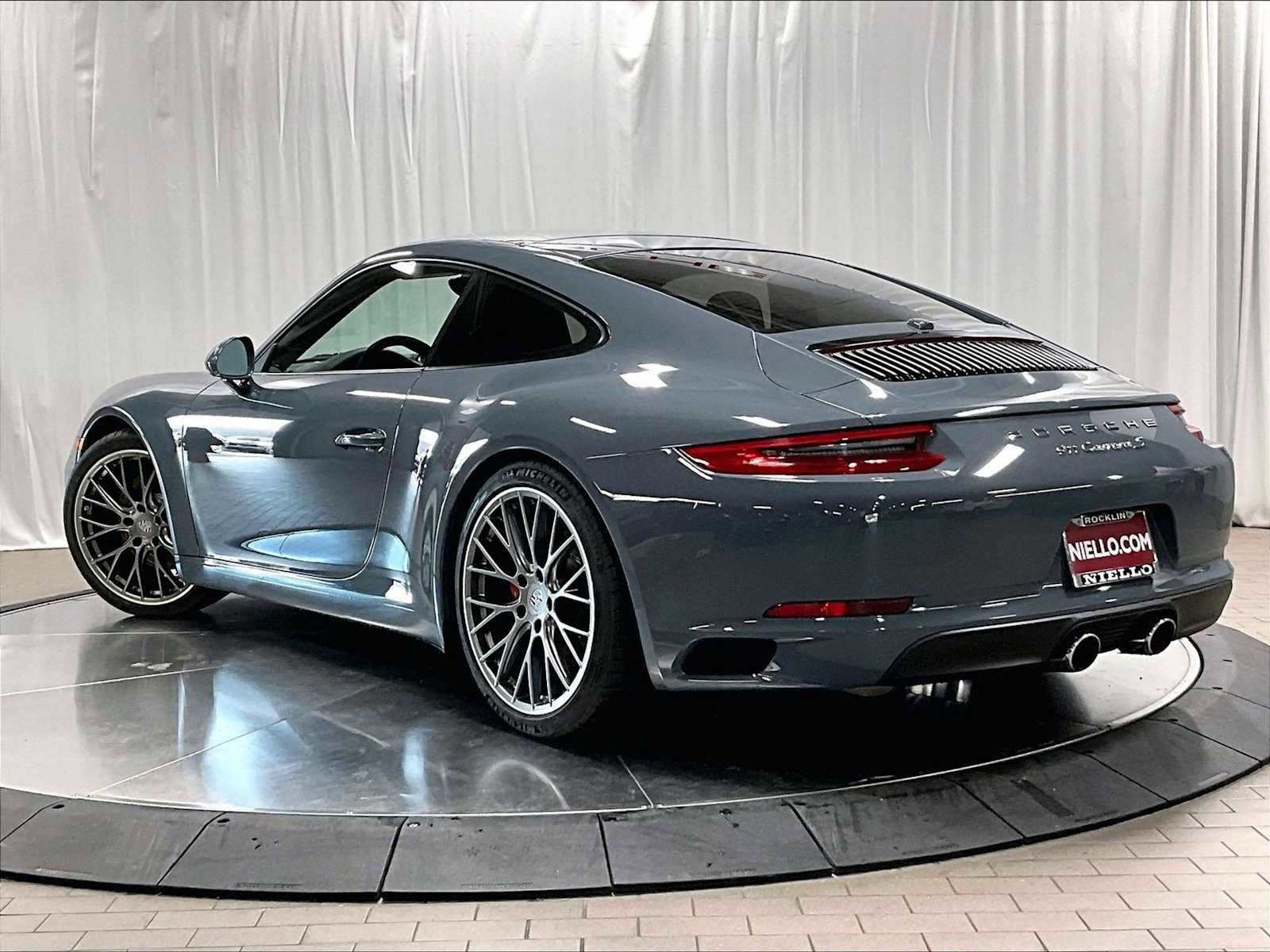 Used 2017 Porsche 911 Carrera S image 3
