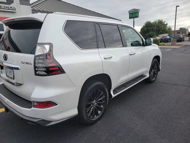 Used 2023 Lexus GX 460 Luxury w/ Sport Design Package AWD/4WD image 7