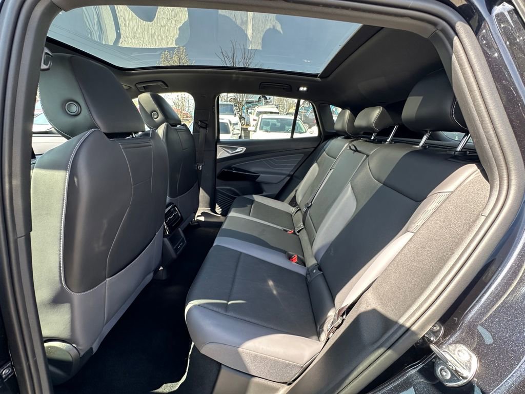 Used 2023 Volkswagen ID.4 Pro S image 21