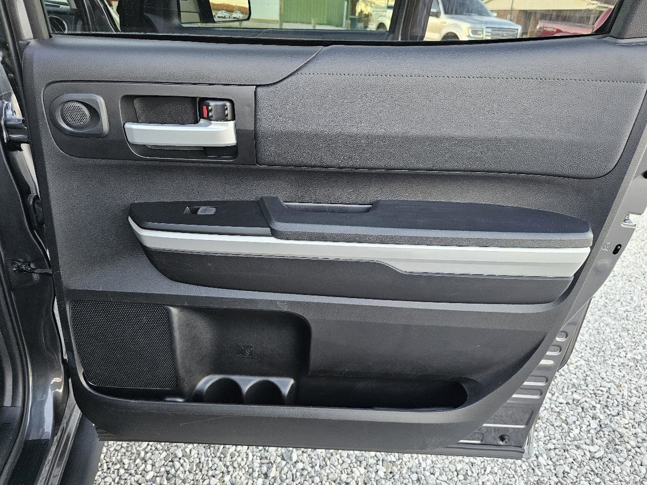 Used 2020 Toyota Tundra SR5 w/ SR5 Convenience Package image 27