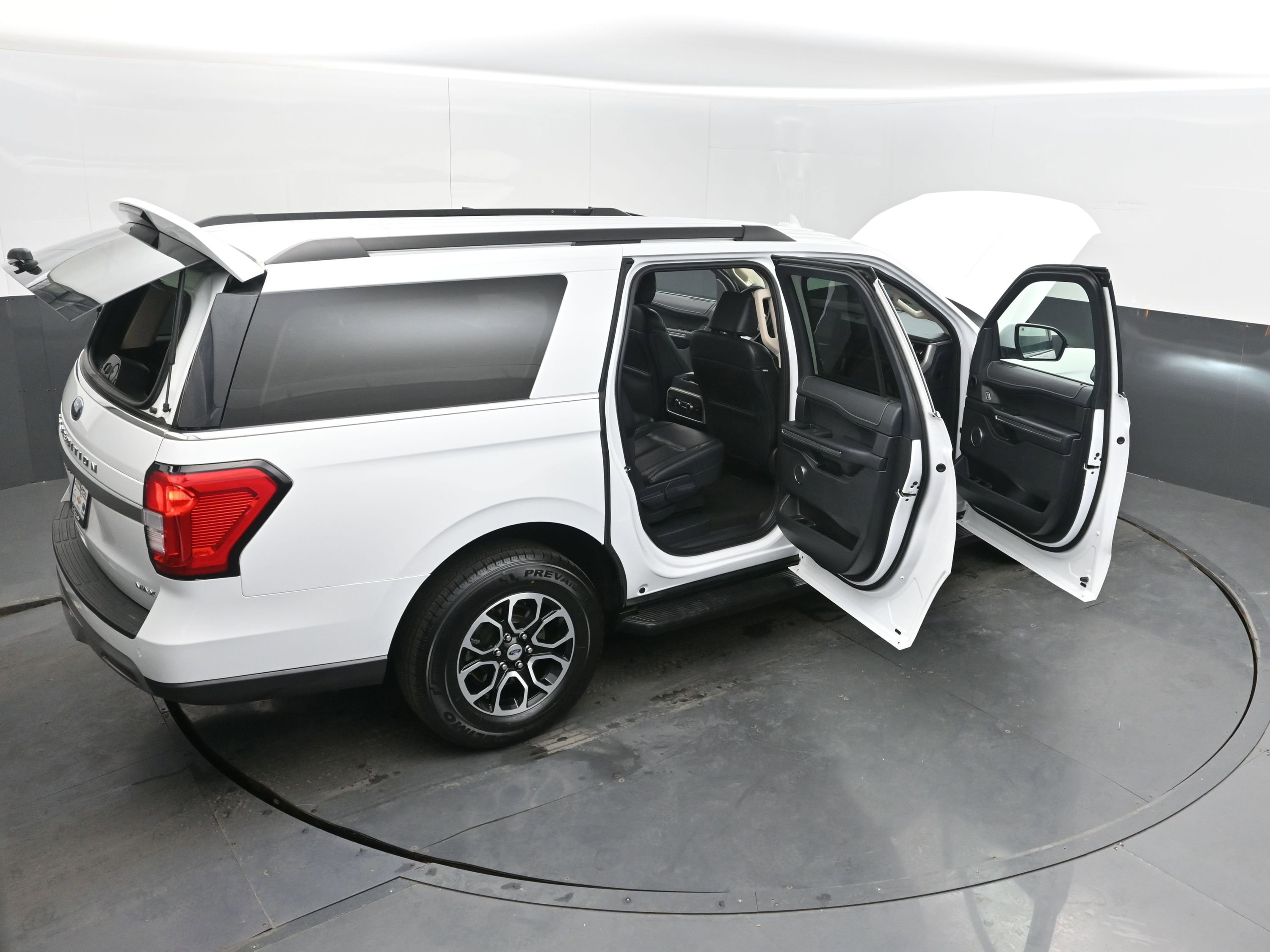 Used 2024 Ford Expedition Max XLT image 45