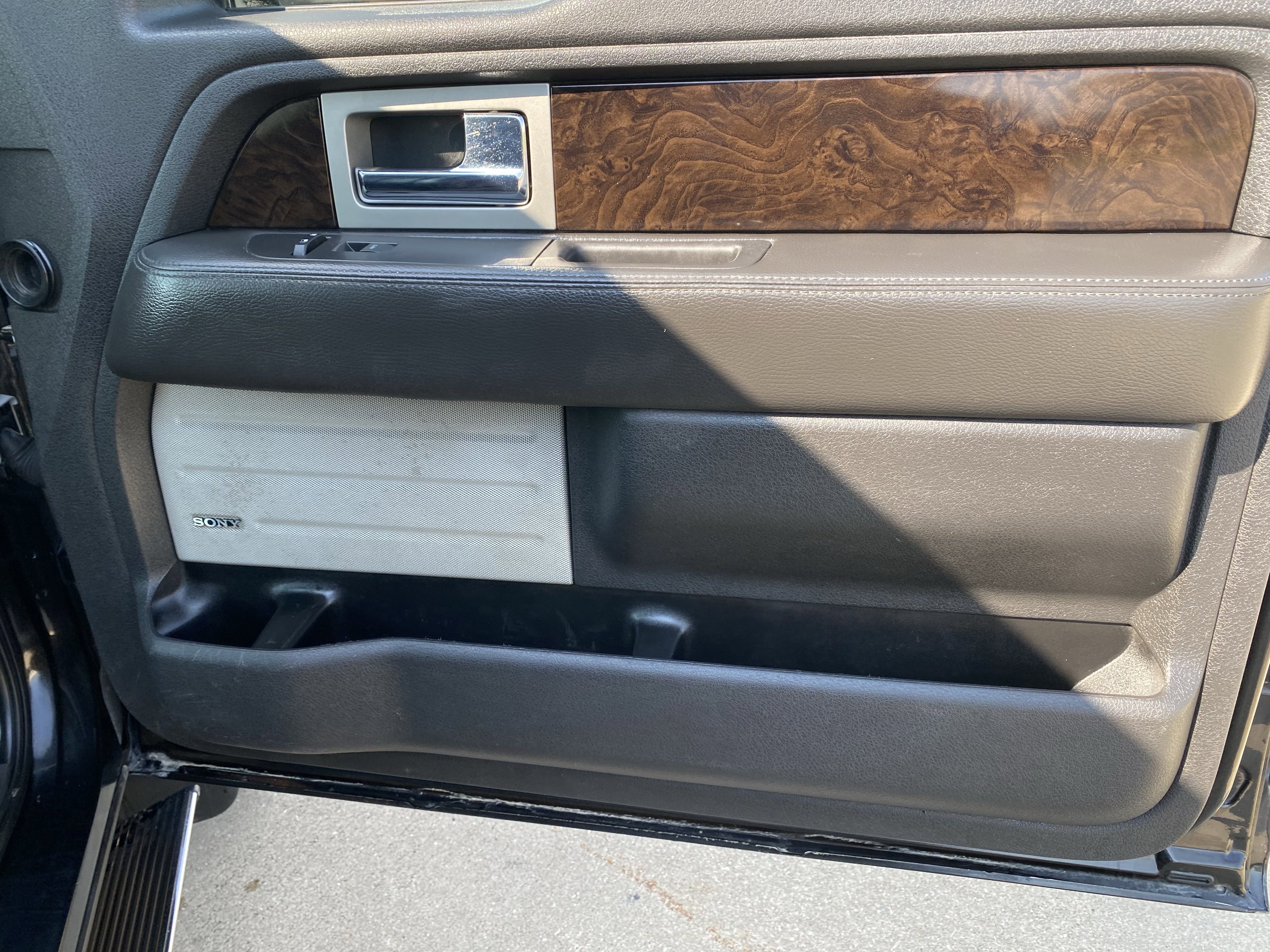 Used 2014 Ford F150 Platinum image 12