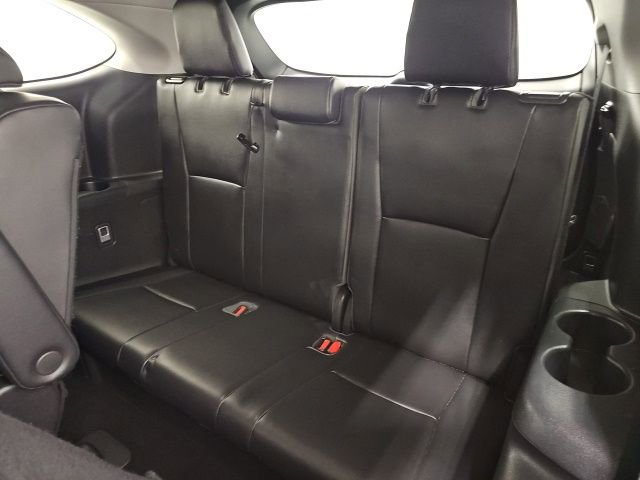 Used 2020 Toyota Highlander XLE image 30