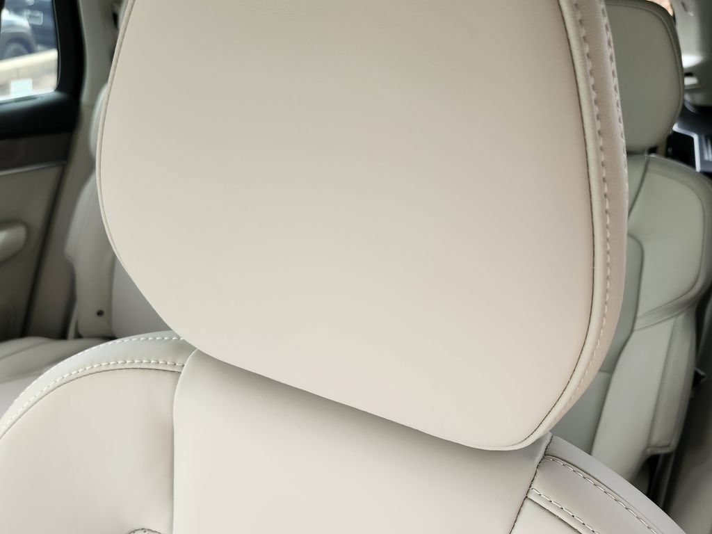 New 2026 Volvo XC90 B6 Ultra w/ Protection Package AWD/4WD image 6