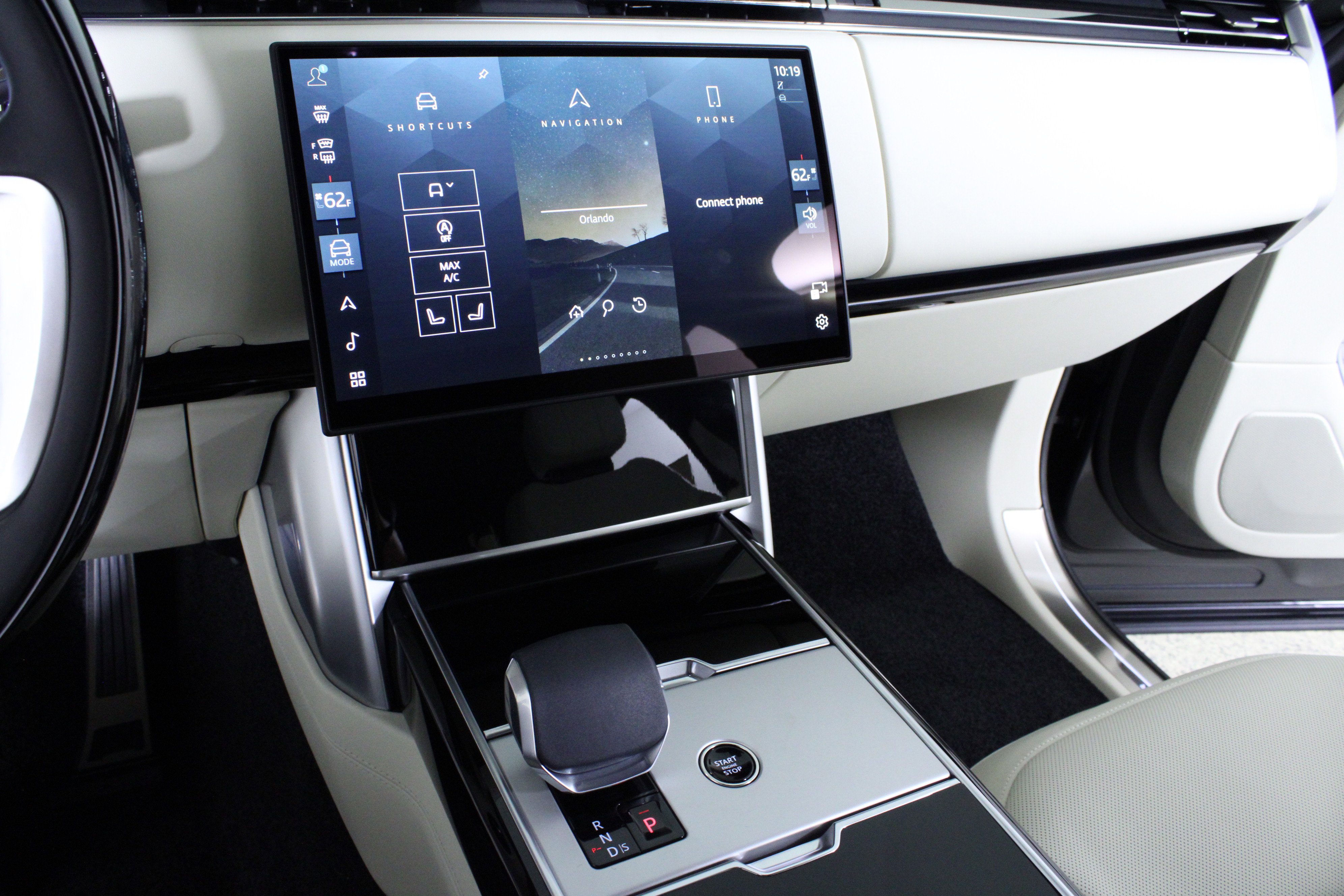 New 2026 Land Rover Range Rover SE image 19