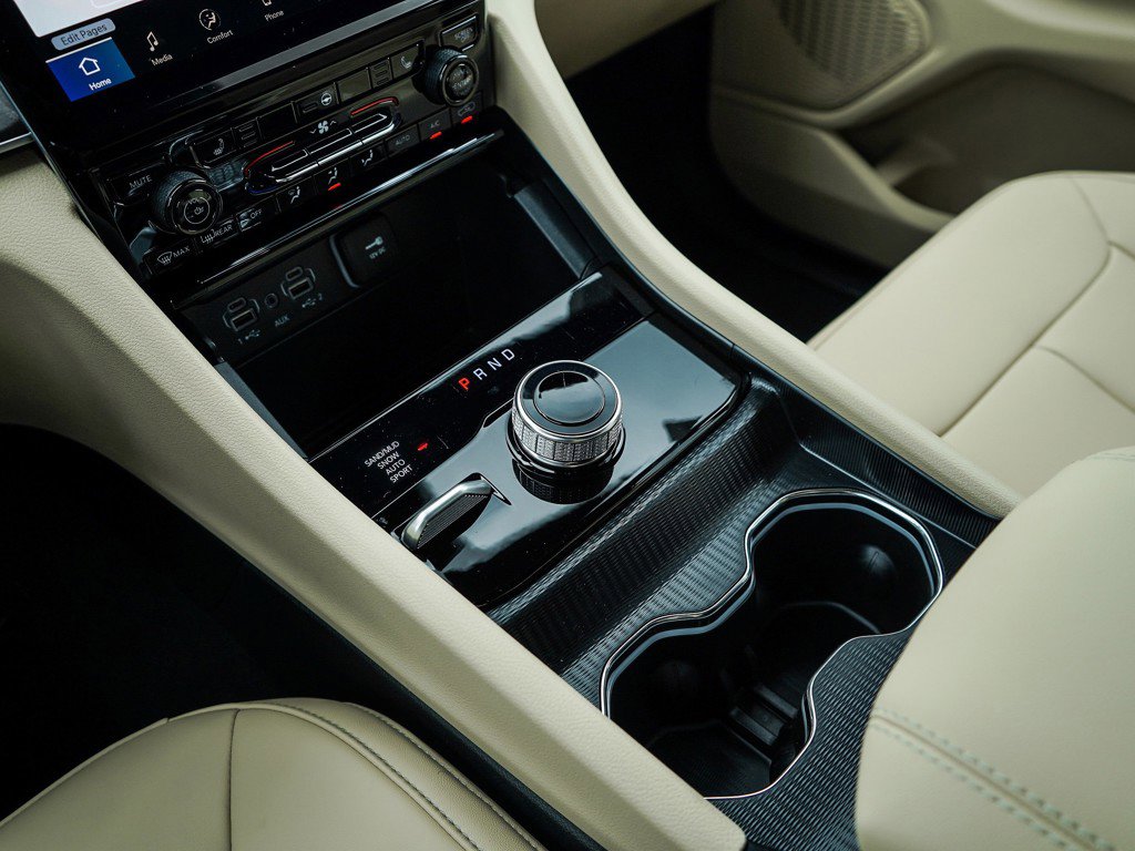 New 2025 Jeep Grand Cherokee Limited w/ Trailer Tow Package image 26