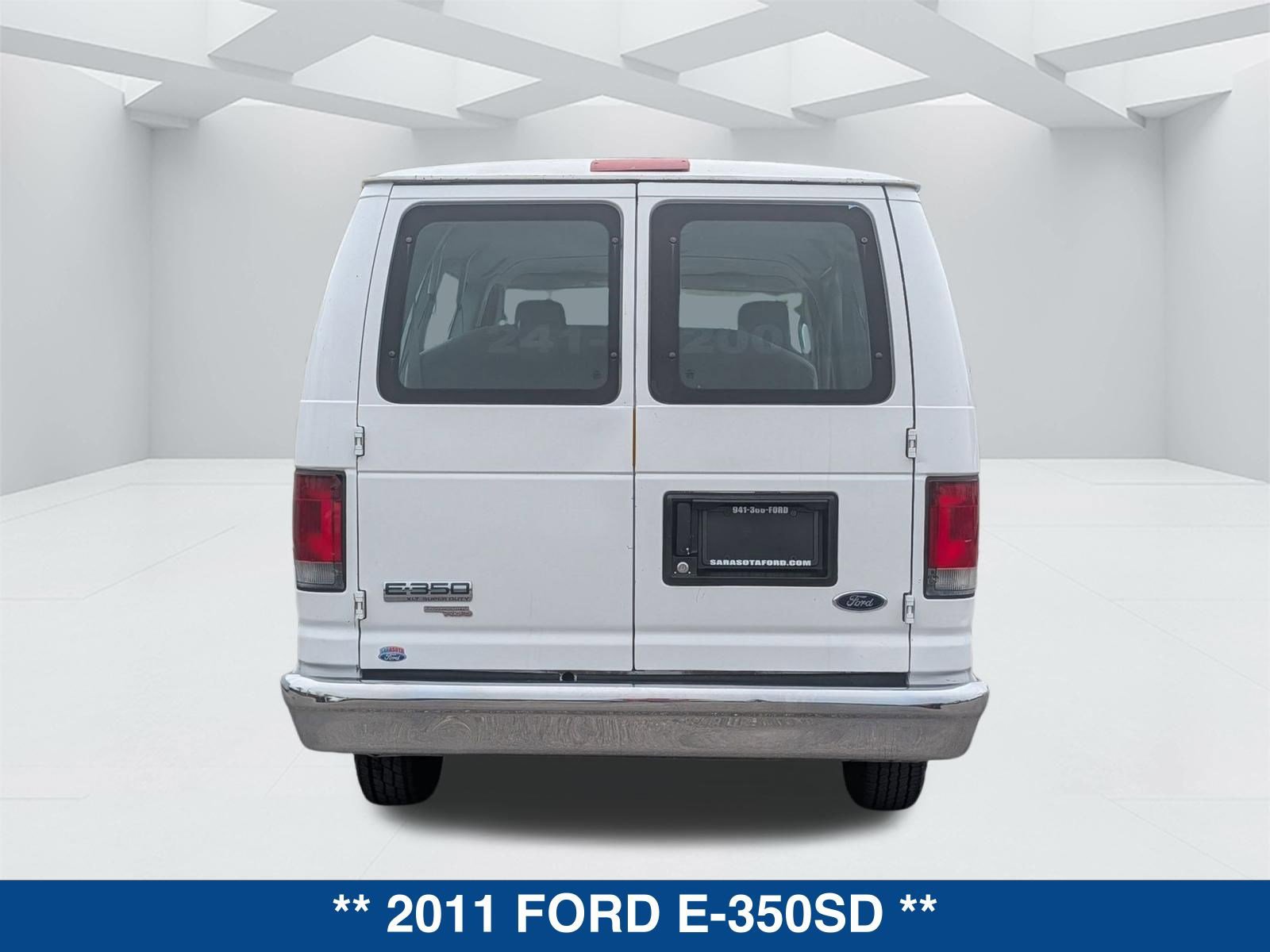 Used 2011 Ford E-350 and Econoline 350 XLT image 5