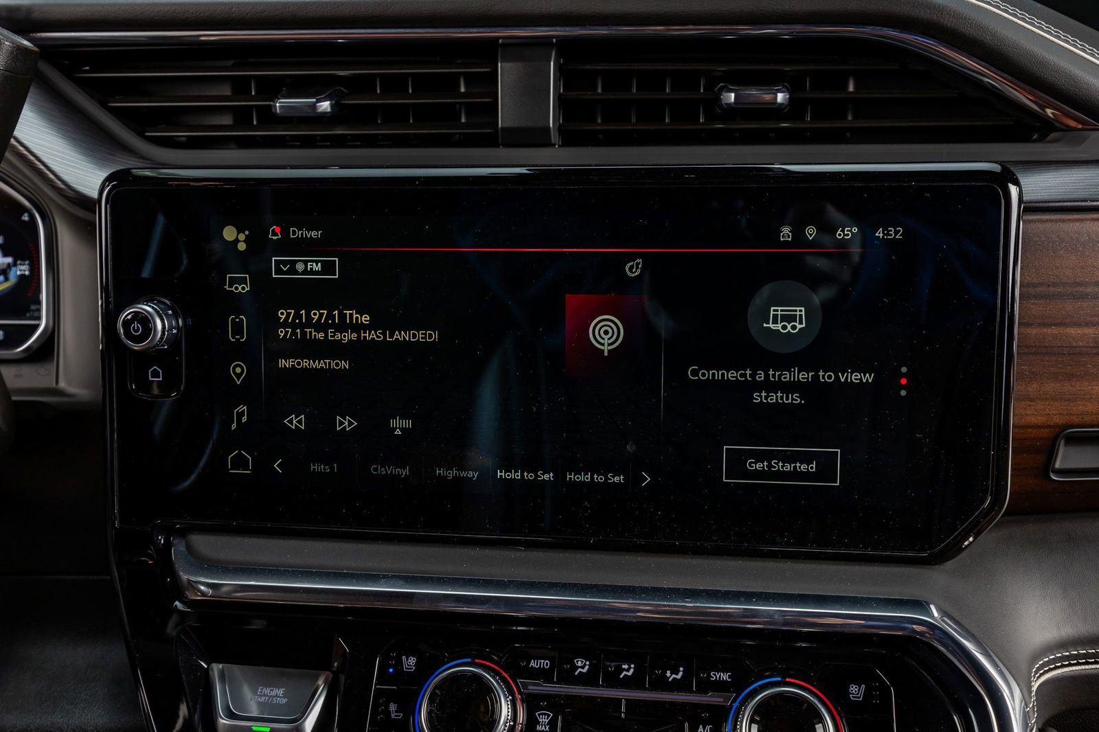 Used 2025 GMC Sierra 2500 Denali Ultimate w/ Max Trailering Package image 22