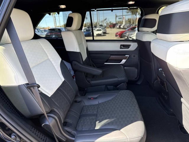 Used 2025 Toyota Sequoia Capstone image 21