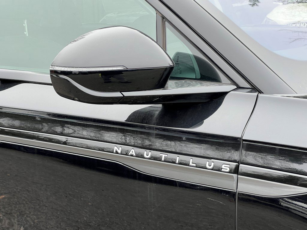 New 2026 Lincoln Nautilus Reserve w/ Jet Appearance Package image 6