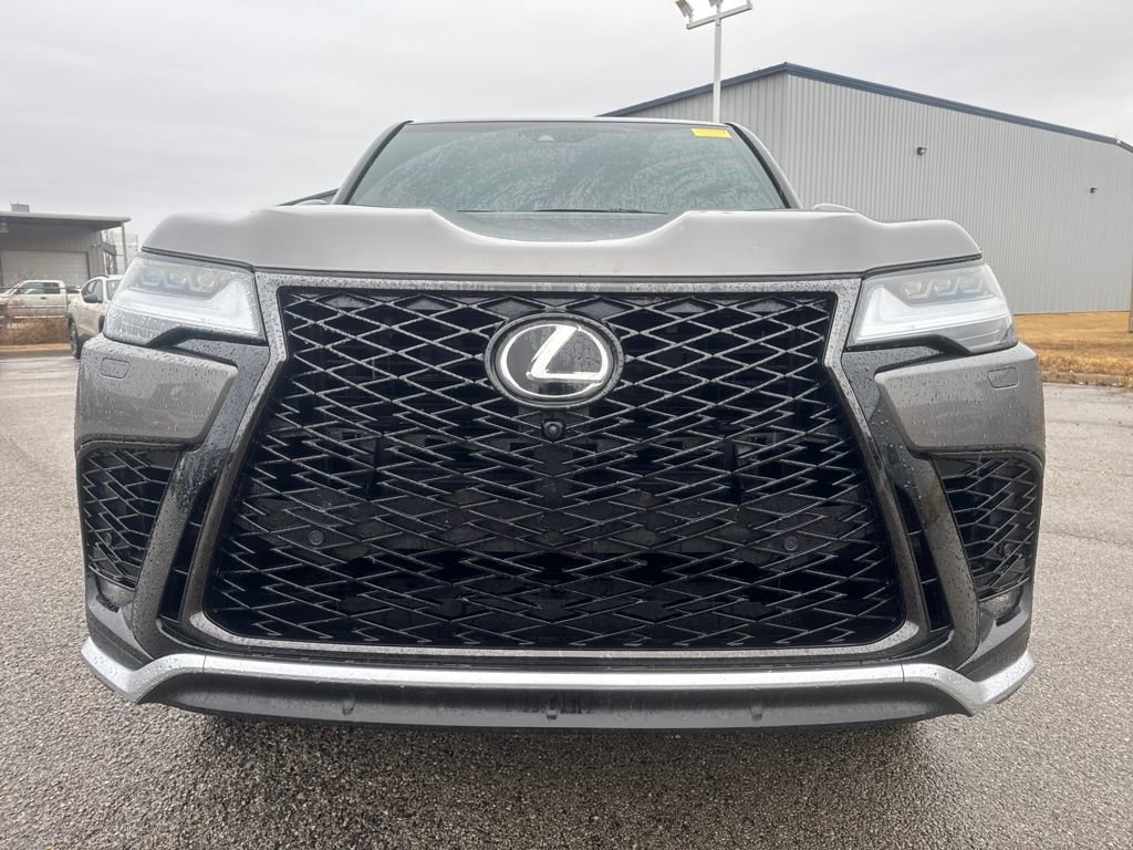 Used 2024 Lexus LX 600 F Sport image 10