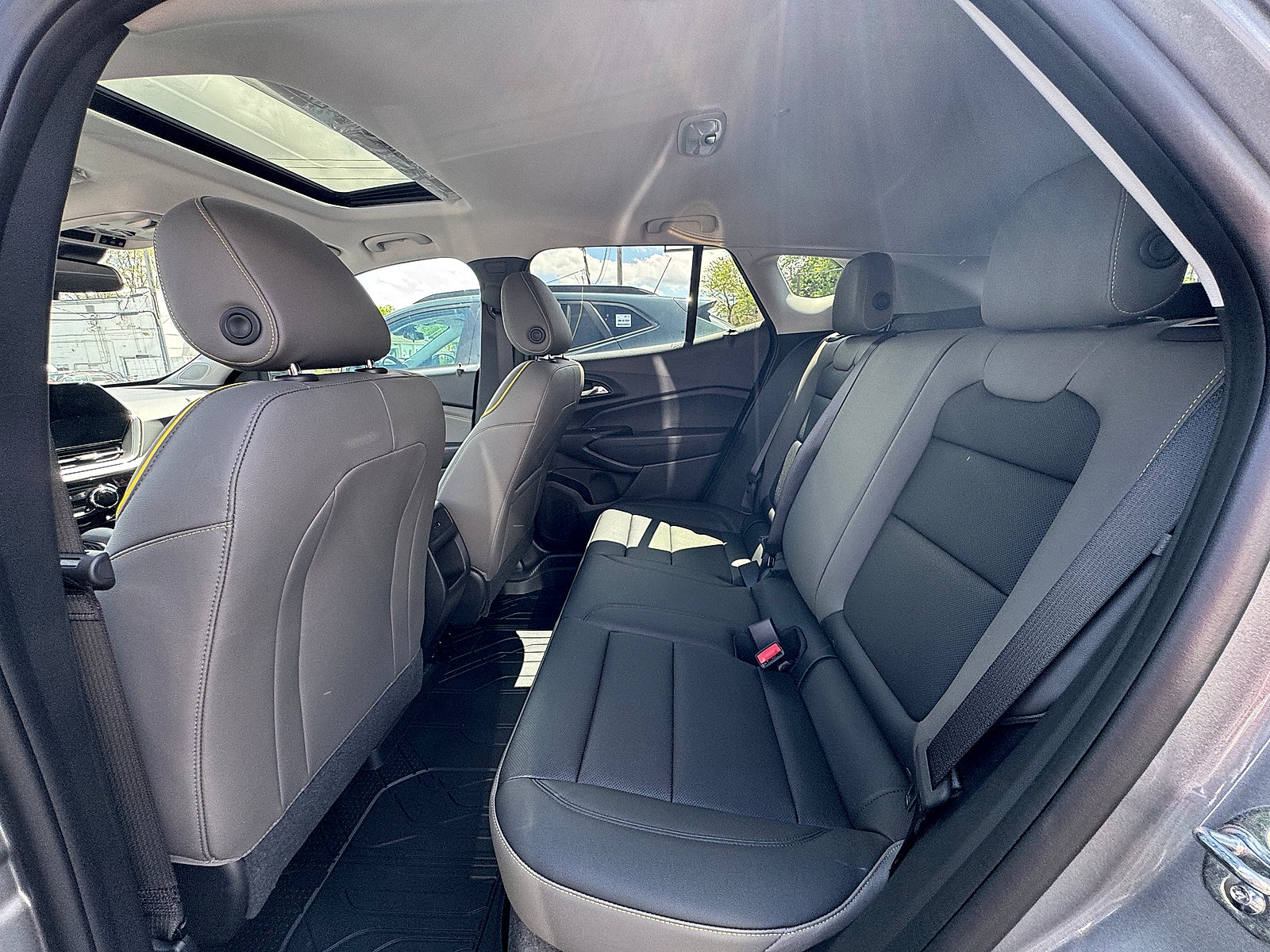 New 2026 Chevrolet Trax ACTIV w/ Sunroof Package FWD image 14