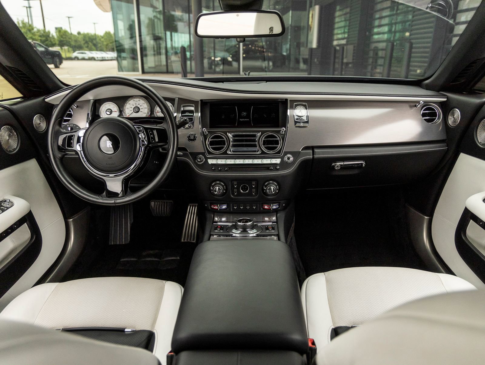 Used 2018 Rolls-Royce Wraith RWD image 4