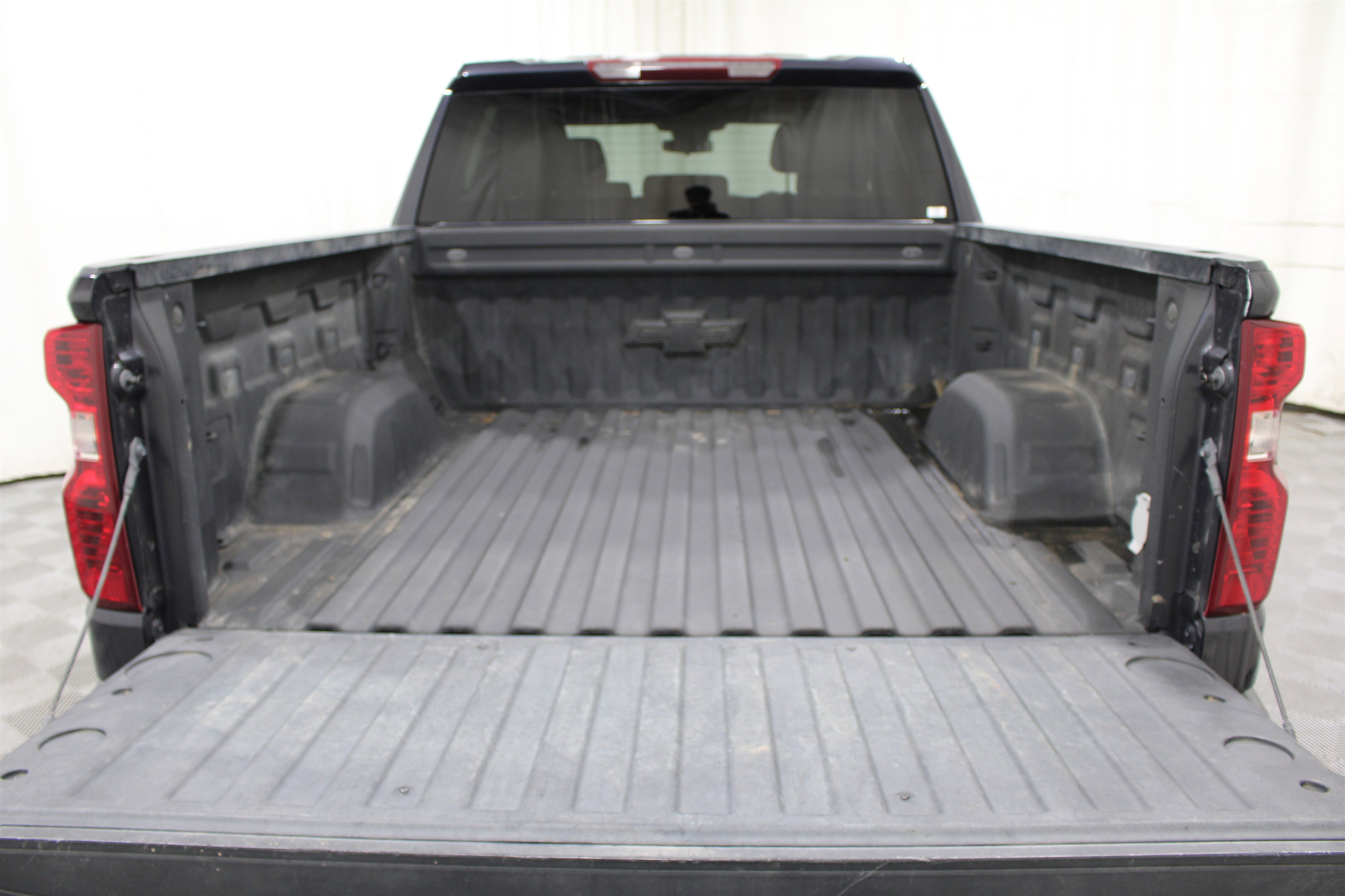 Used 2022 Chevrolet Silverado 1500 Custom w/ LPO, Dark Essentials Package AWD/4WD image 27