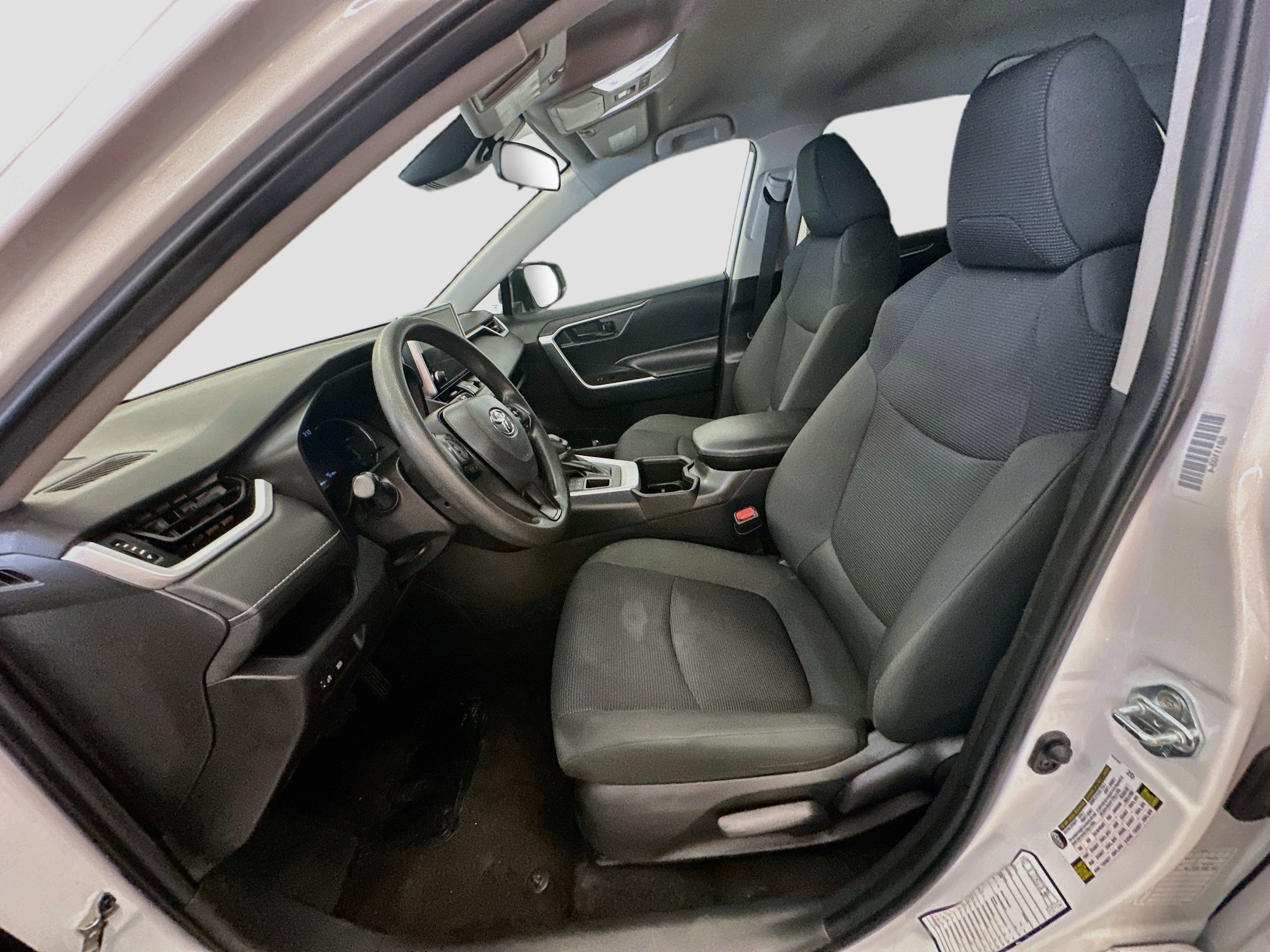 Used 2025 Toyota RAV4 LE AWD/4WD image 13