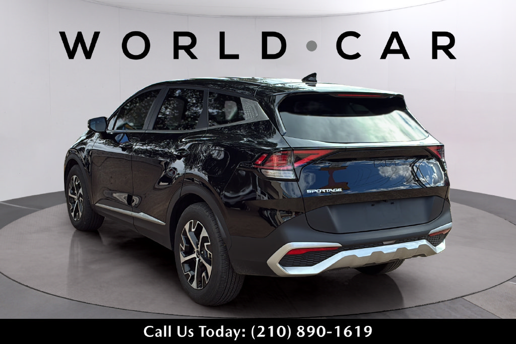 Used 2025 Kia Sportage EX FWD image 9