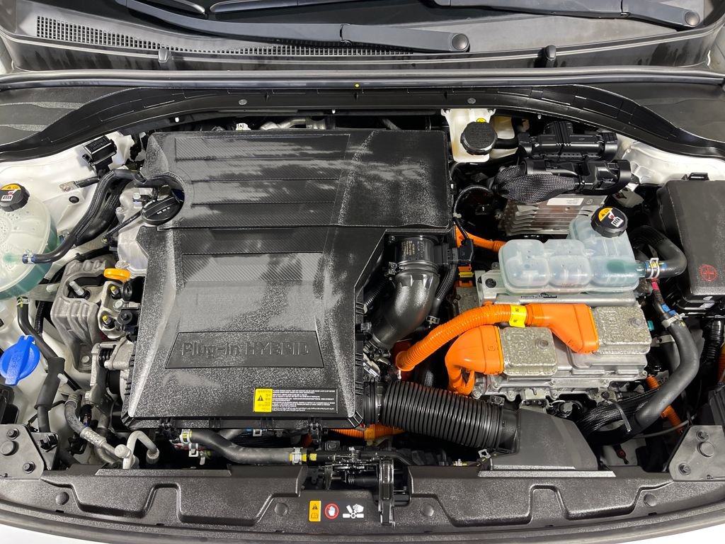 Used 2019 Hyundai Ioniq Plug-In Hybrid image 9