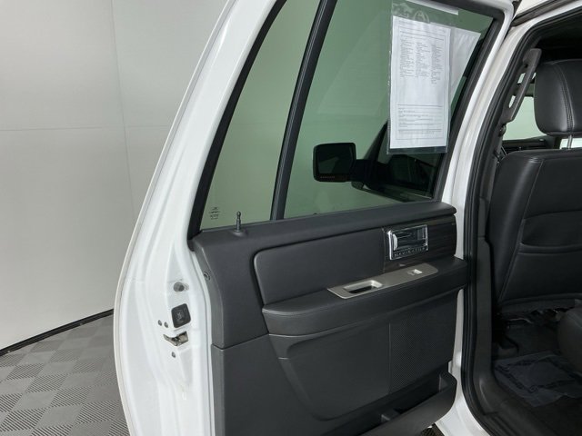 Used 2010 Lincoln Navigator L 4WD image 25