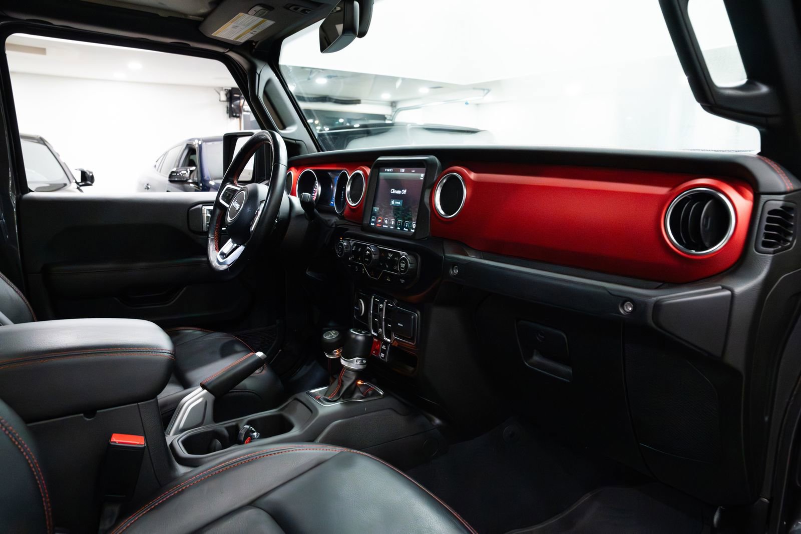 Used 2022 Jeep Gladiator Rubicon w/ Cold Weather Group image 9