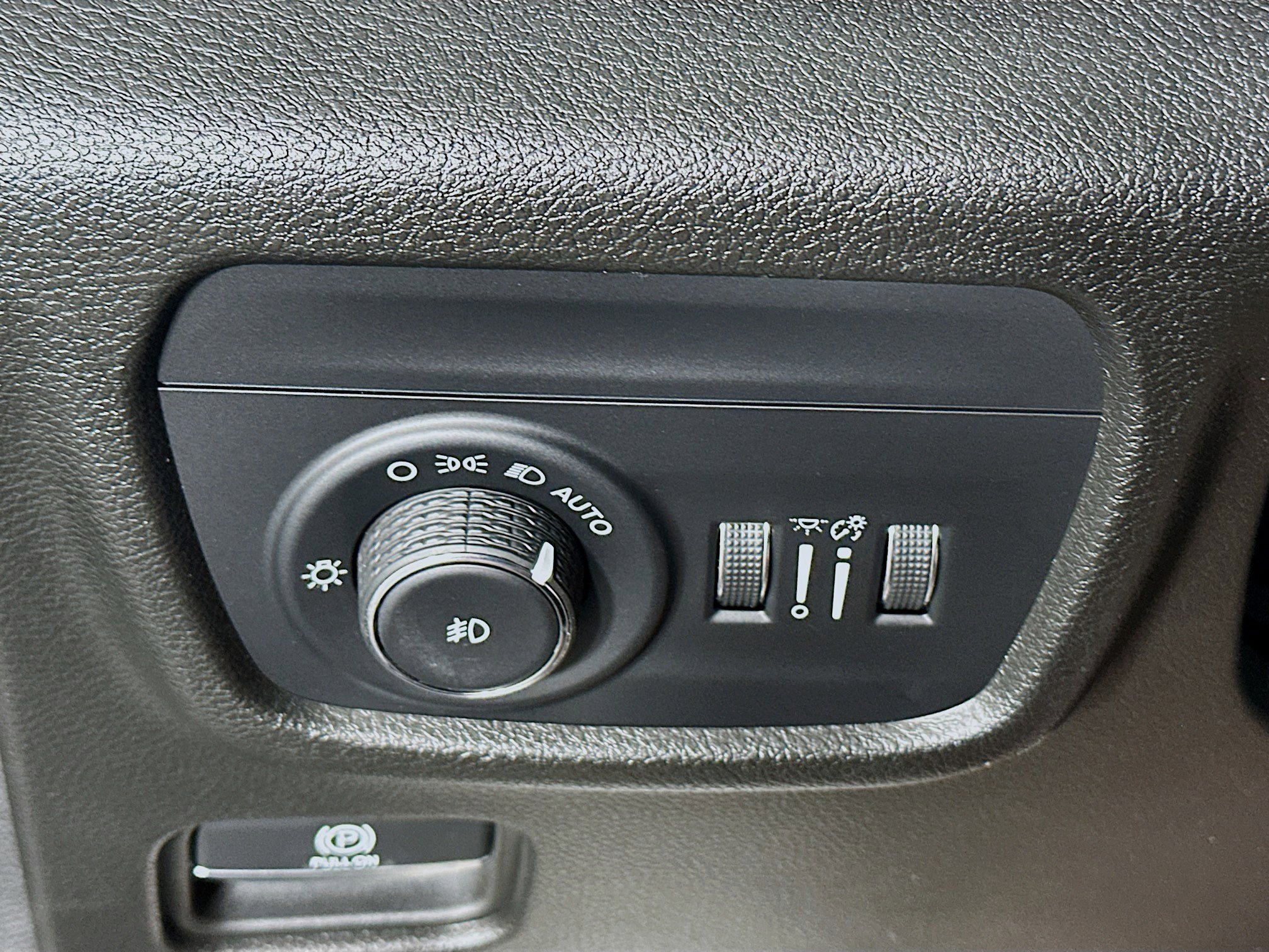 Used 2022 Jeep Grand Cherokee L Limited w/ Trailer Tow Group (B) AWD/4WD image 17