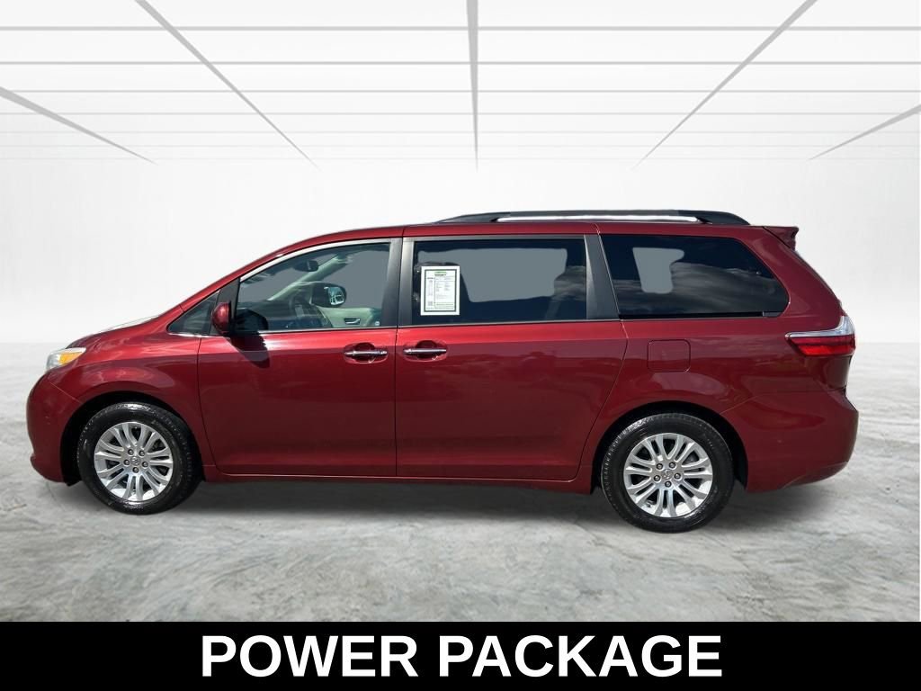 Used 2017 Toyota Sienna XLE w/ XLE Navigation Package image 8