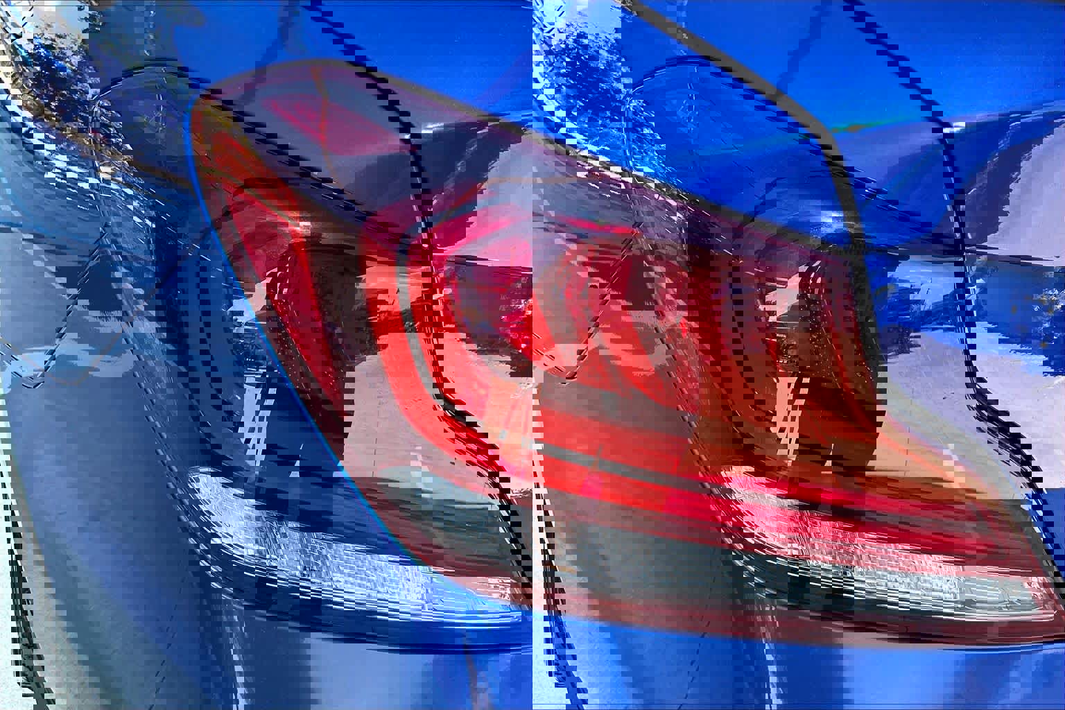 Used 2019 Genesis G70 2.0T Advanced w/ Sport Package image 29