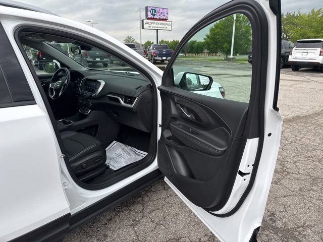 Used 2023 GMC Terrain SLT w/ LPO, Floor Liner Package FWD image 7