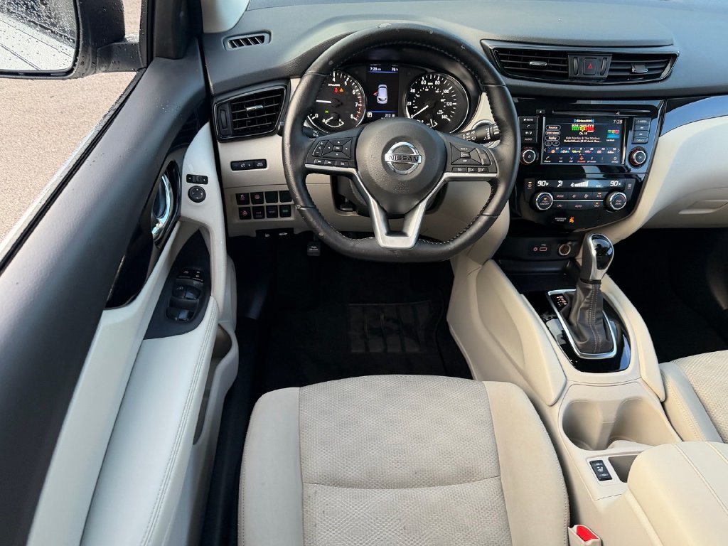 Used 2020 Nissan Rogue Sport SV w/ All-Weather Package AWD/4WD image 13