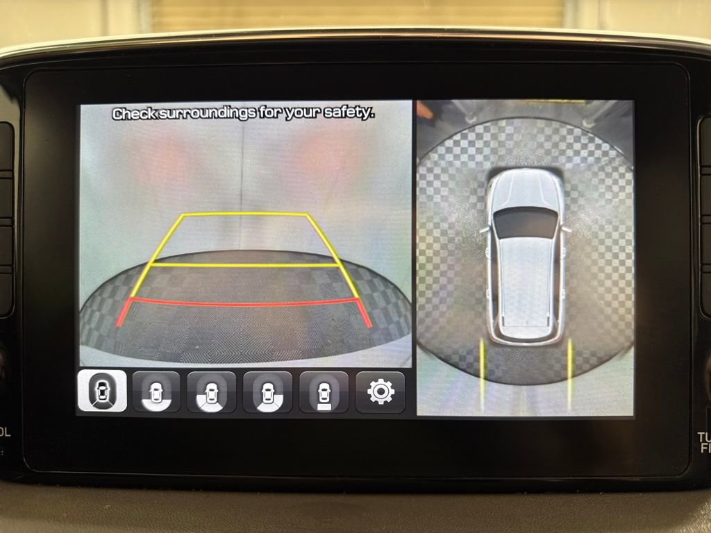 Used 2020 Hyundai Santa Fe Limited image 16