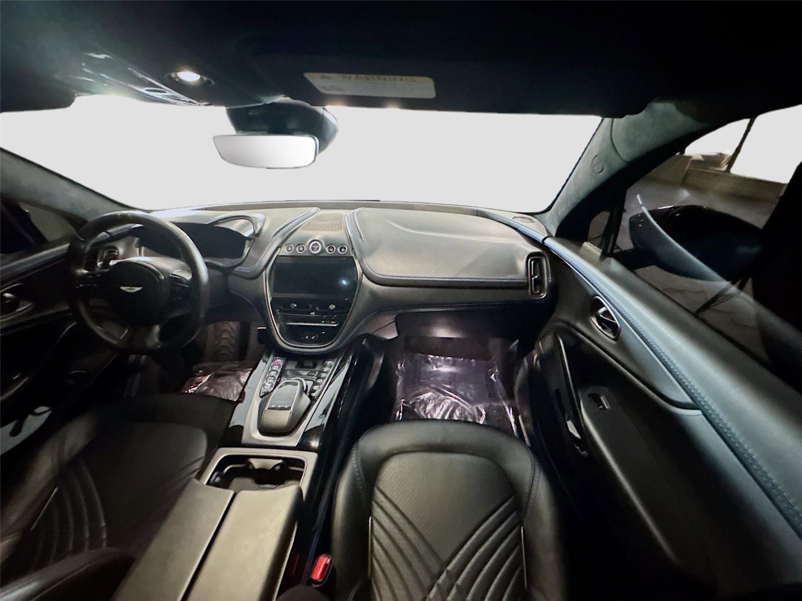 Used 2021 Aston Martin DBX image 23