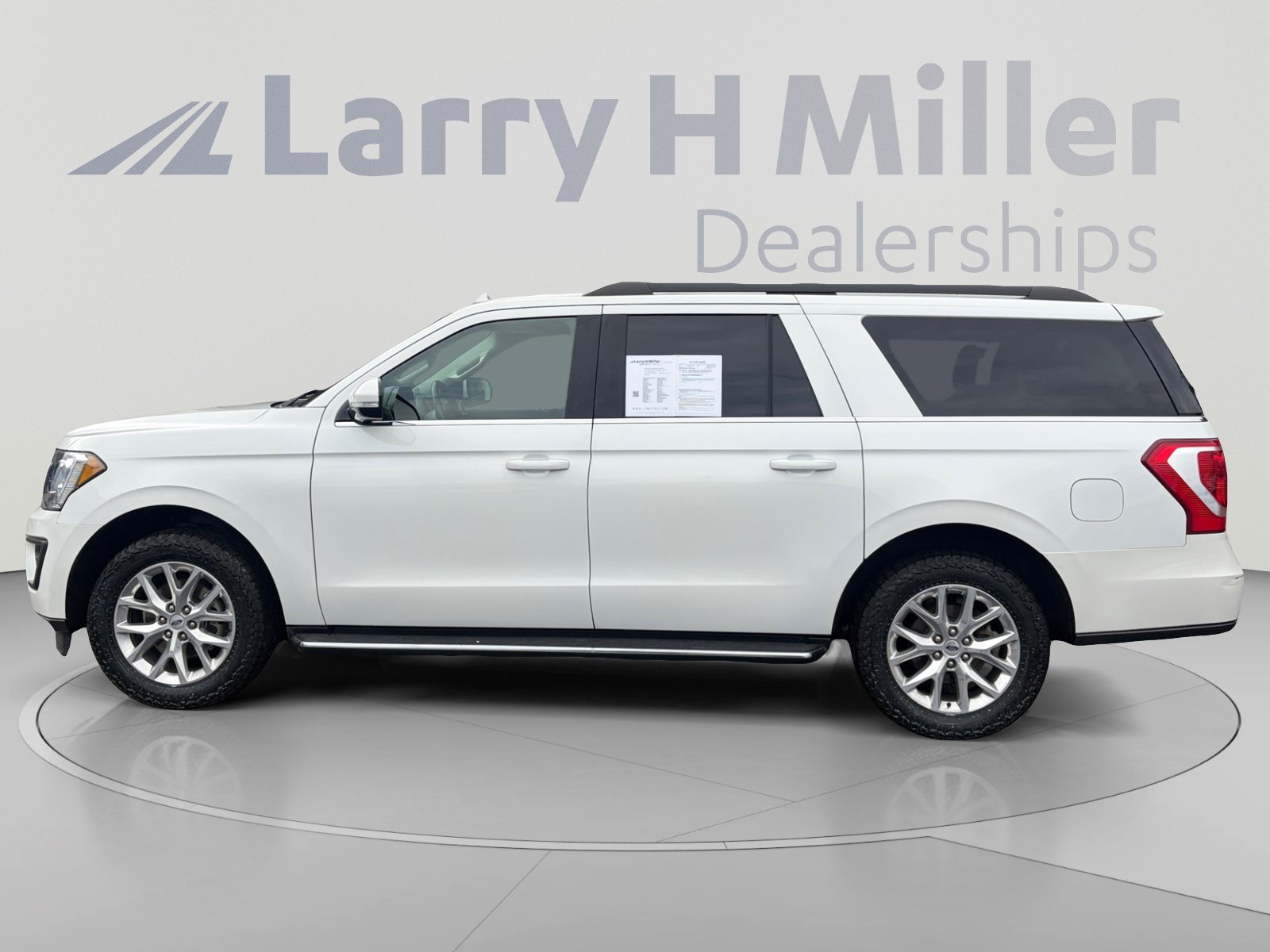 Used 2020 Ford Expedition Max XLT w/ Equipment Group 202A AWD/4WD image 2