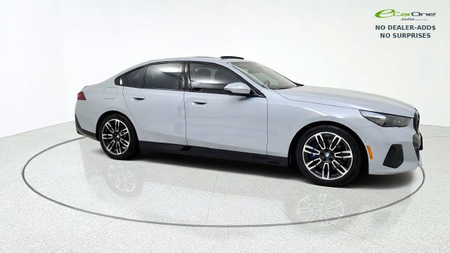 Used 2026 BMW 540i xDrive AWD/4WD image 1