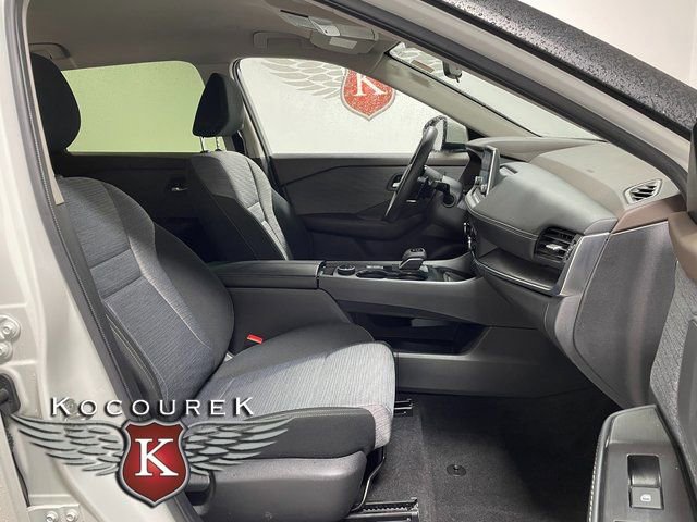 Used 2023 Nissan Rogue SV AWD/4WD image 22
