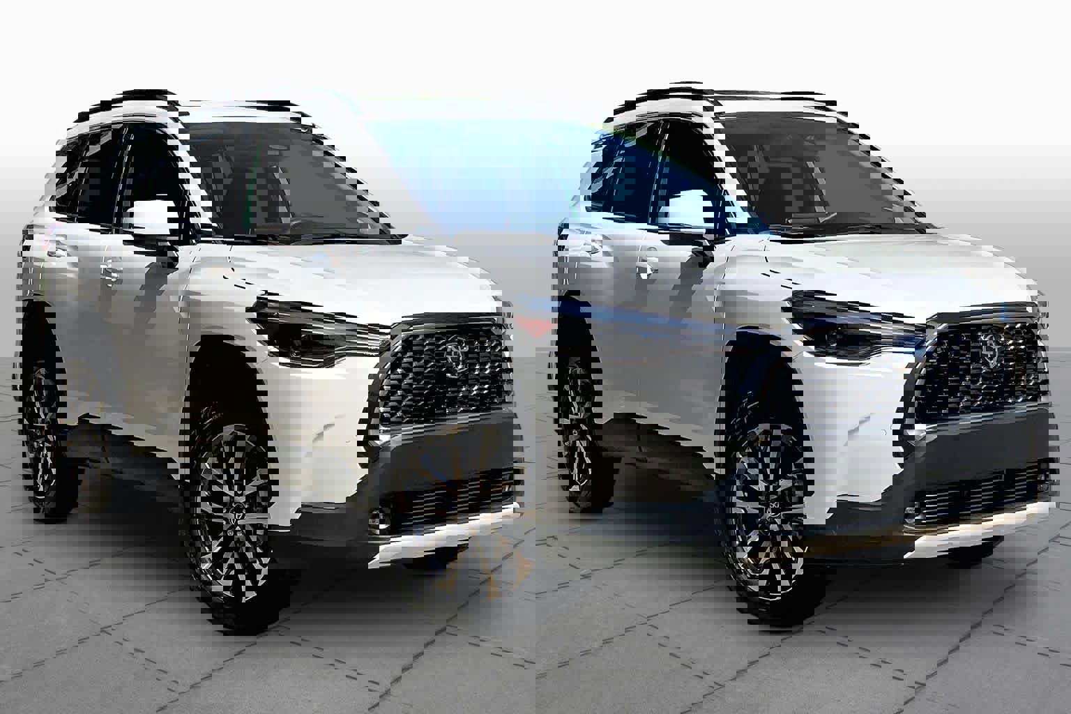 Used 2023 Toyota Corolla Cross XLE w/ Convenience Package image 3