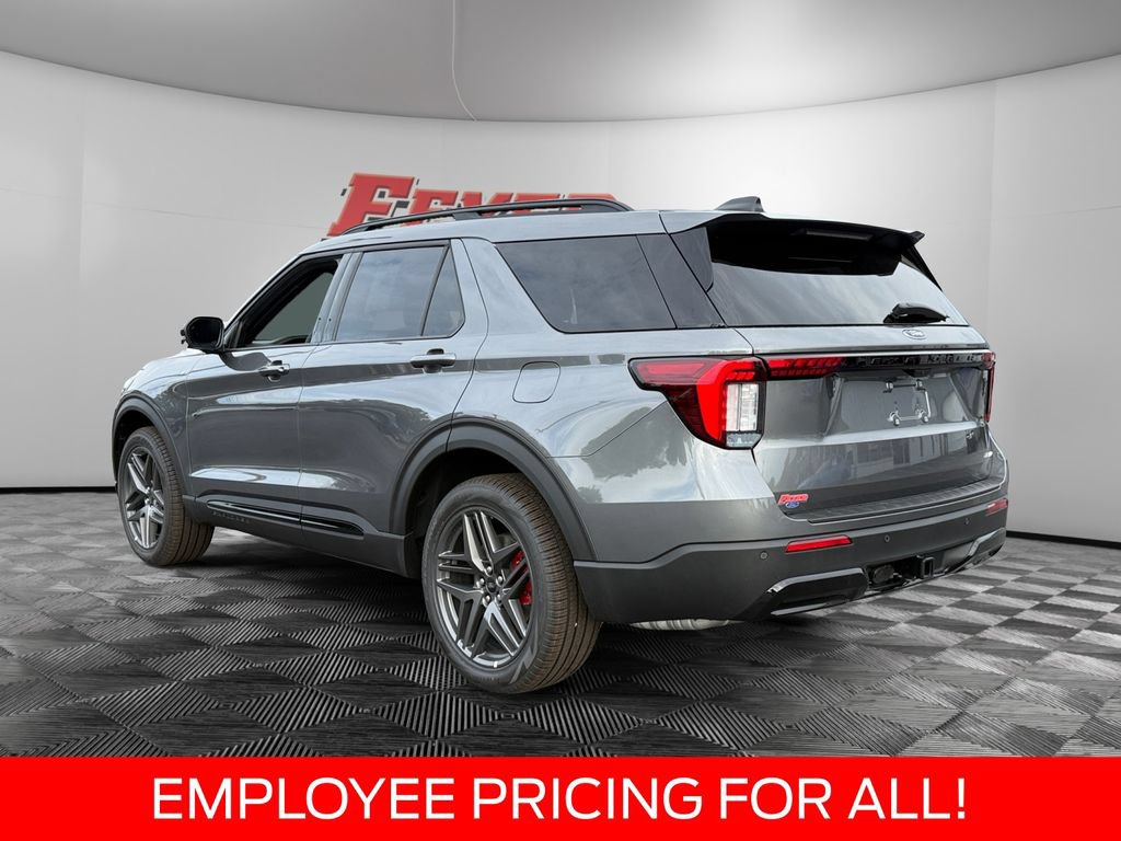 New 2026 Ford Explorer ST-Line w/ ST-Line Street Pack AWD/4WD image 3