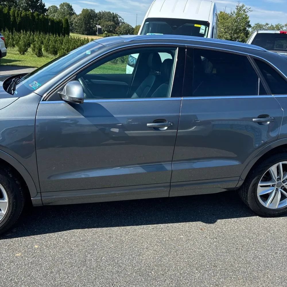 Used 2017 Audi Q3 2.0T Premium Plus w/ Premium Plus Package AWD/4WD image 3