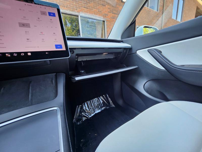 Used 2022 Tesla Model Y Long Range AWD/4WD image 57