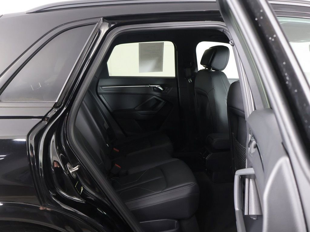 Used 2023 Audi Q3 2.0T Premium image 30
