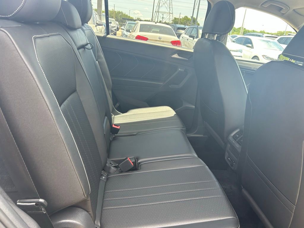 Used 2022 Volkswagen Tiguan SE FWD image 39