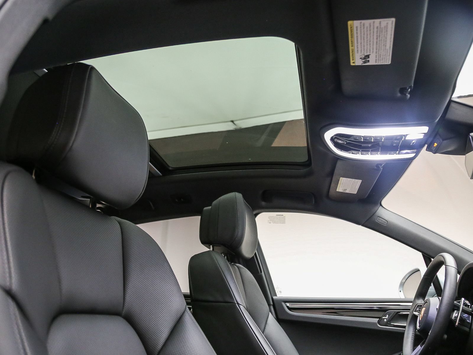Certified 2026 Porsche Macan AWD/4WD image 20