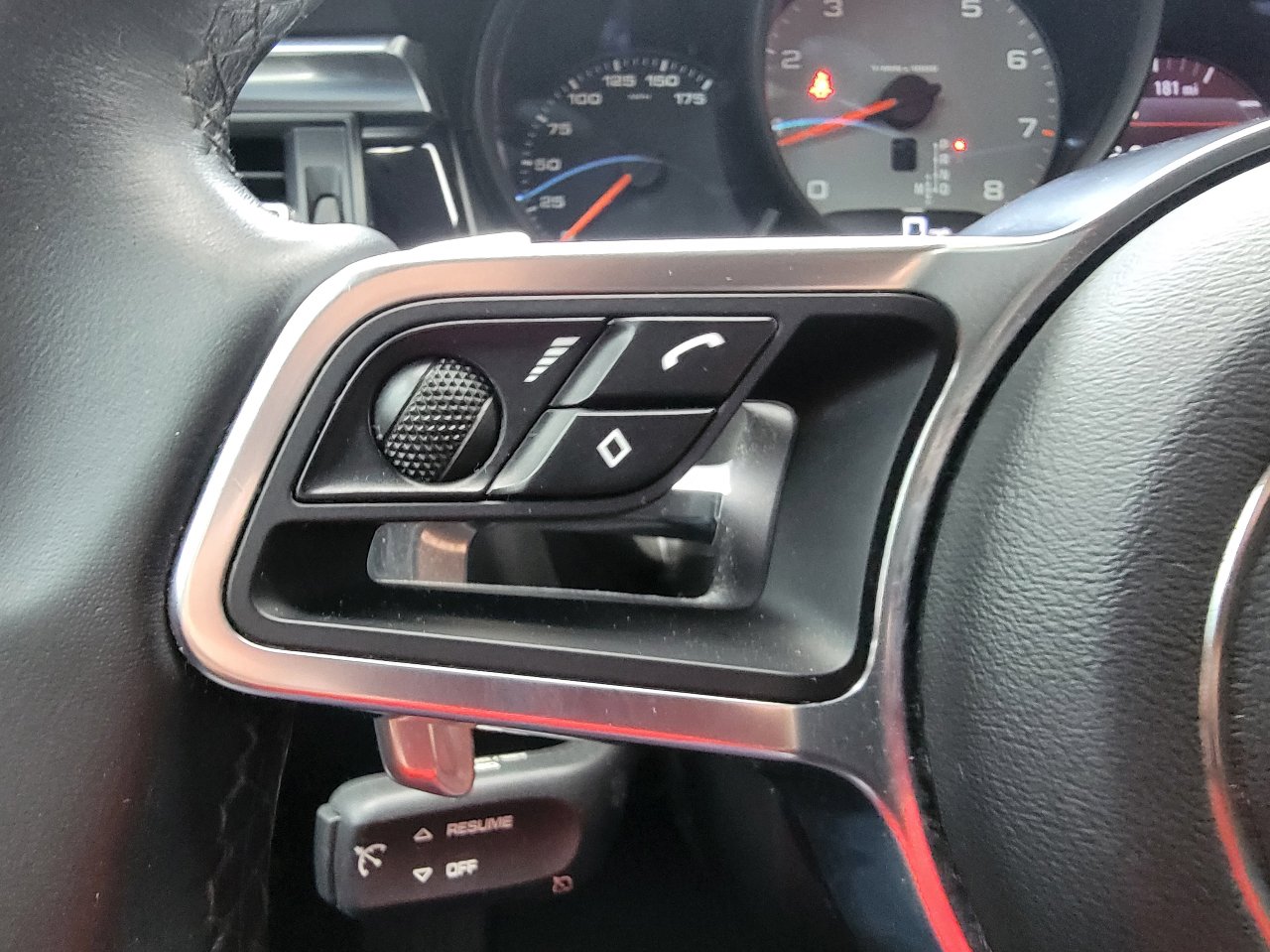 Used 2019 Porsche Macan S image 27