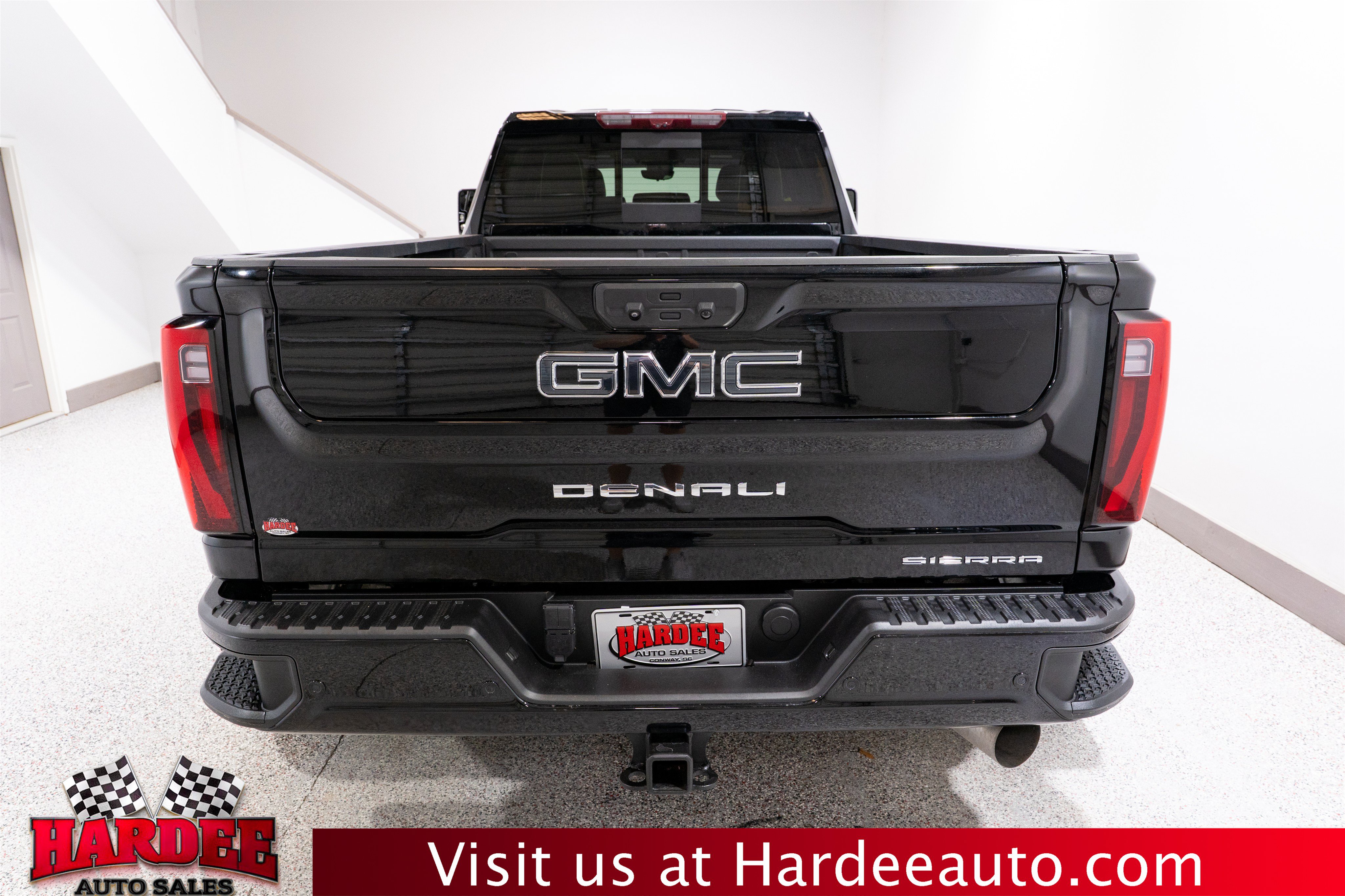 Used 2024 GMC Sierra 3500 Denali Ultimate AWD/4WD image 4