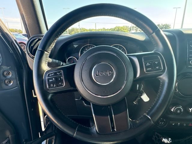 Used 2017 Jeep Wrangler Unlimited Sahara AWD/4WD image 16