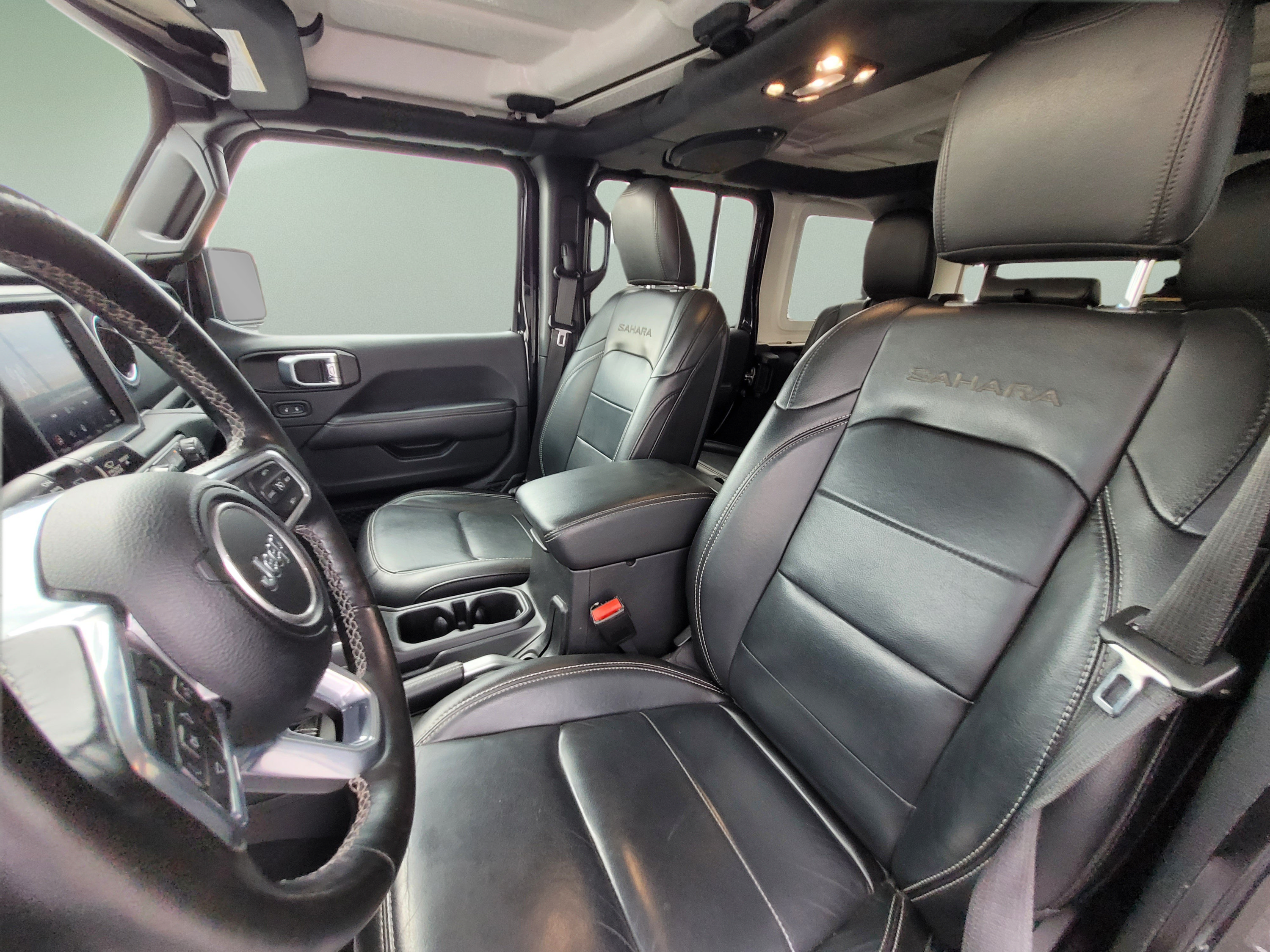 Used 2021 Jeep Wrangler Unlimited Sahara w/ Cold Weather Group AWD/4WD image 28