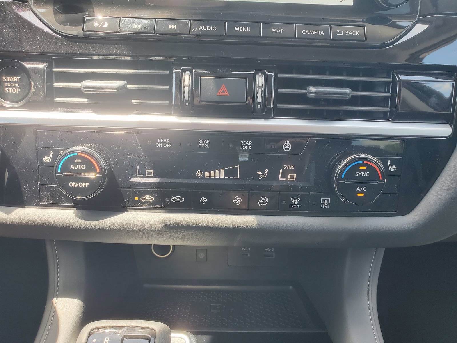 New 2025 Nissan Pathfinder SL w/ Black Appearance Package image 32