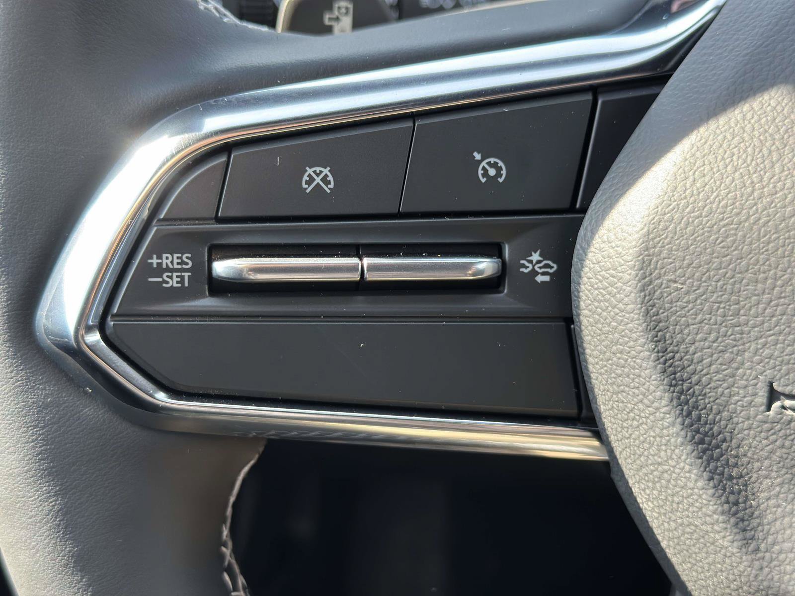 New 2026 Chevrolet Equinox EV LT w/ LPO, Blackout Package FWD image 14