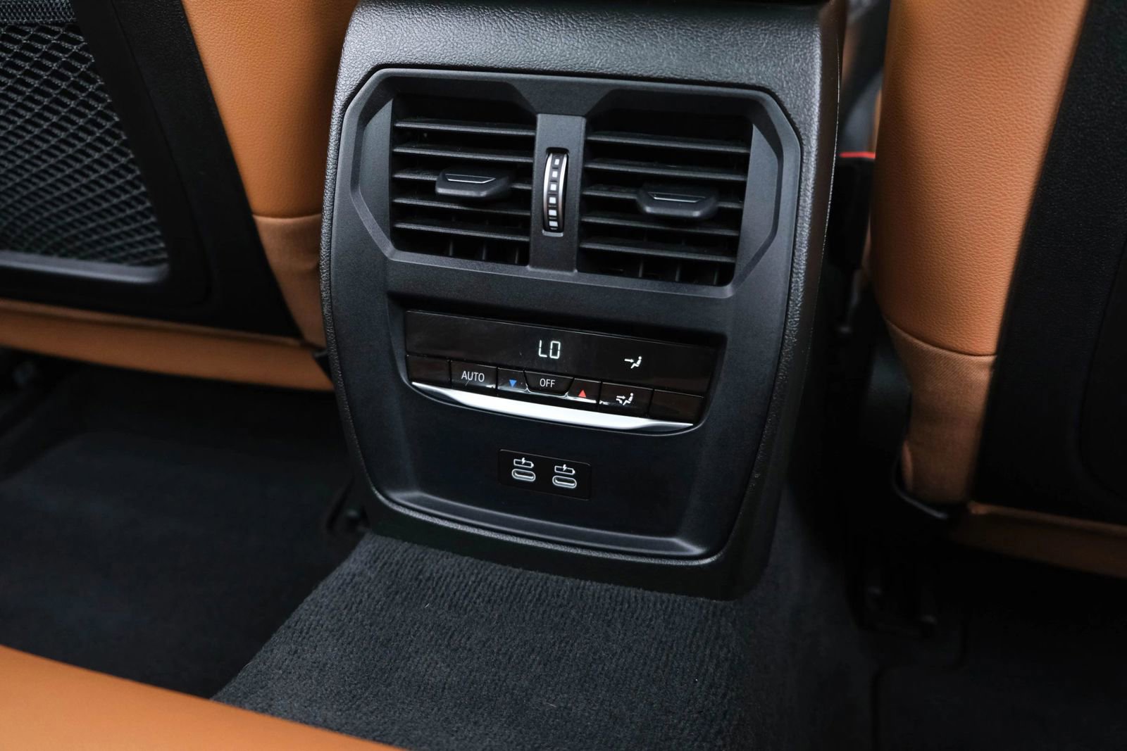 Used 2022 BMW 330i xDrive Sedan w/ Driving Assistance Package image 34