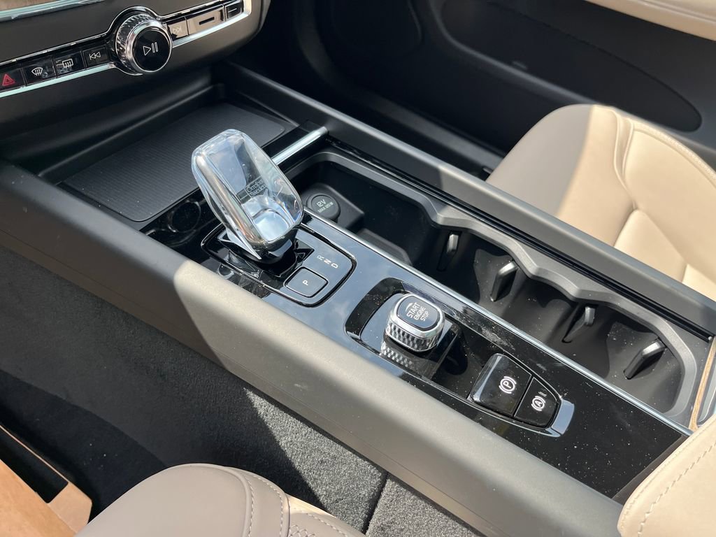 New 2026 Volvo XC60 B5 Plus w/ Protection Package Premier image 29